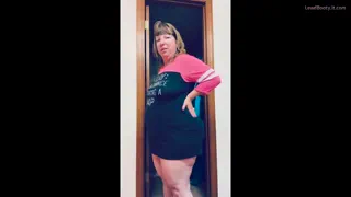I know you love my big fat Milf ass. I bet you wish you were here to smell my stinky butthole while I fart, right? 💨